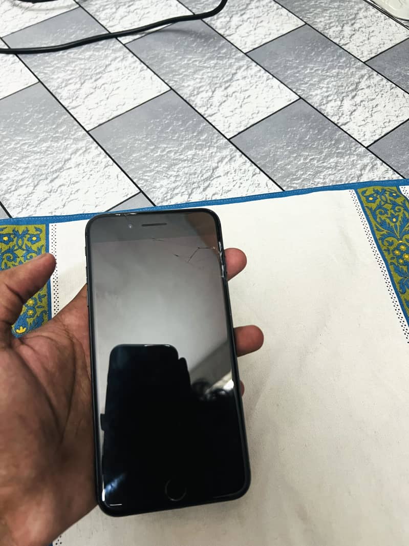 Apple iPhone 7 Plus 1