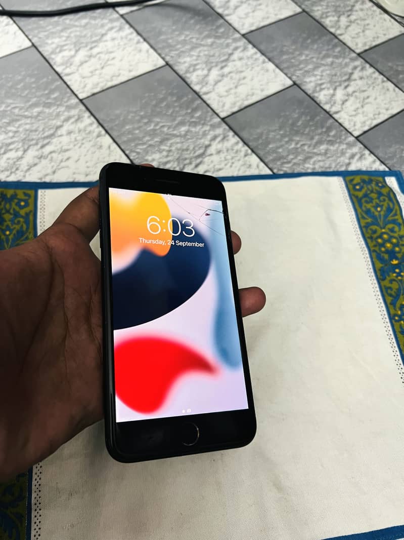 Apple iPhone 7 Plus 3