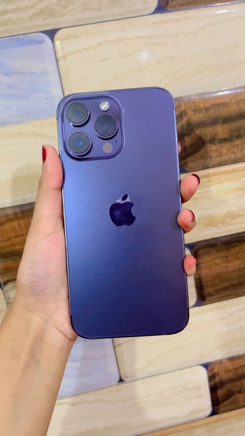 Apple iPhone 14 Pro Max 1