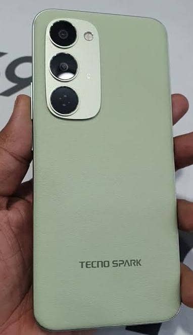 Tecno spark 40 pro plus 3
