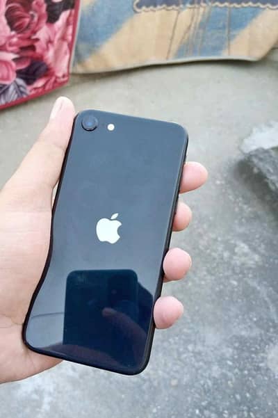 Apple iPhone SE