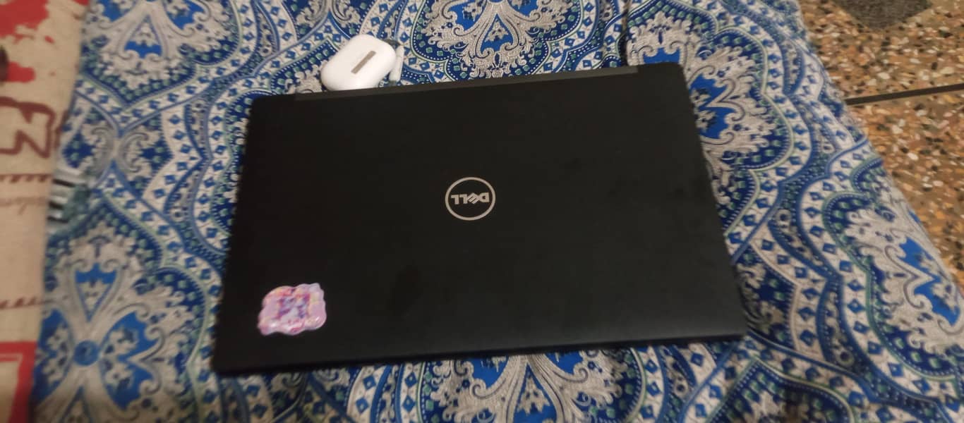 Dell laptop 0