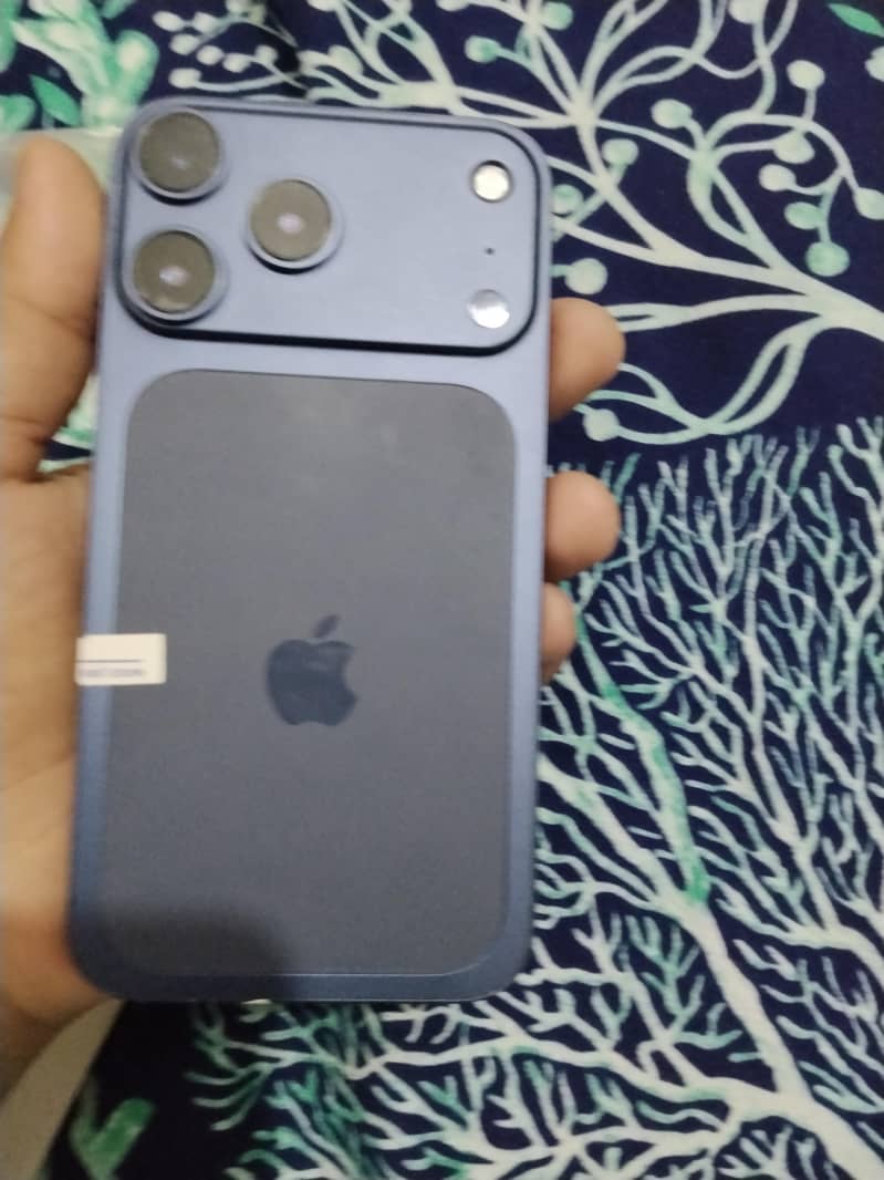 Apple iPhone XR 1