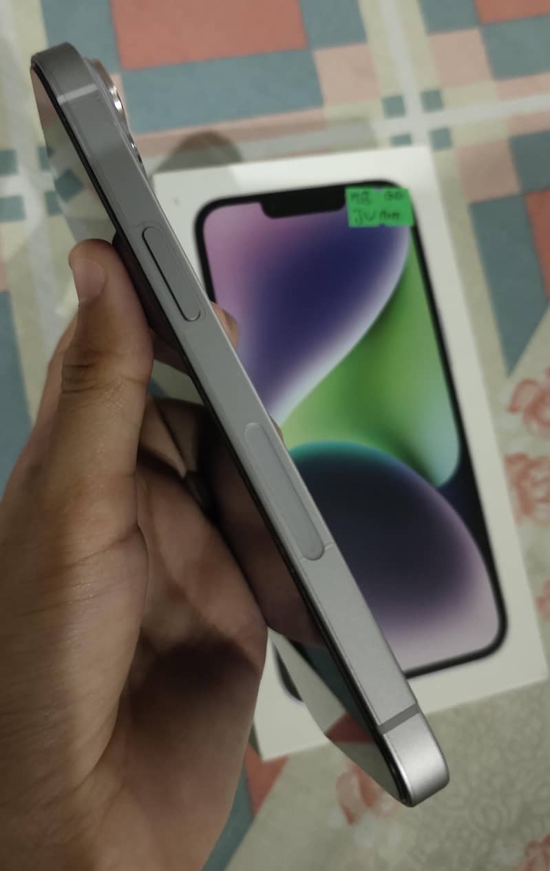 Apple iPhone 14 4