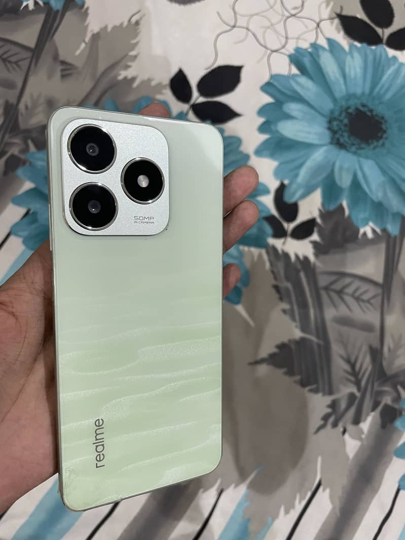Realme C63 0