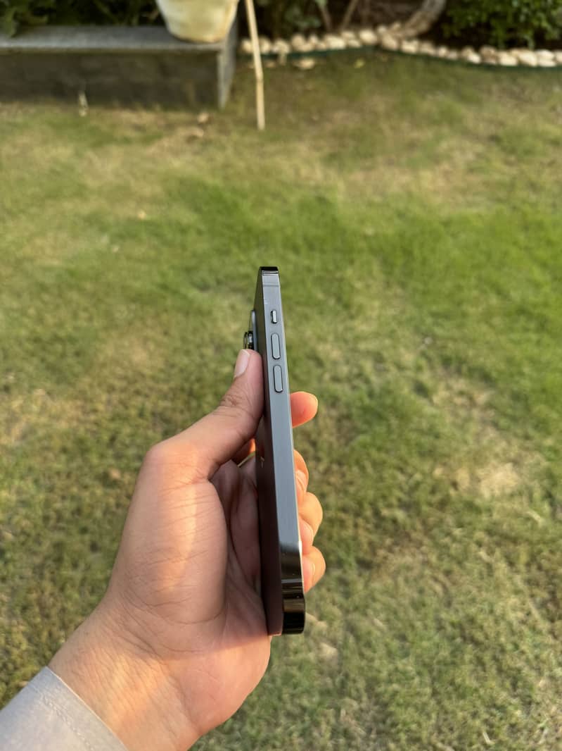 Apple iPhone 14 Pro 0