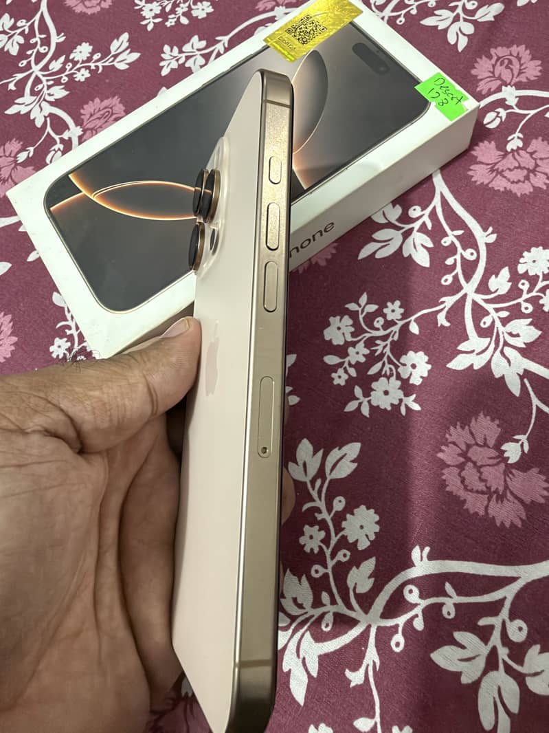 Apple iPhone 16 Pro 3