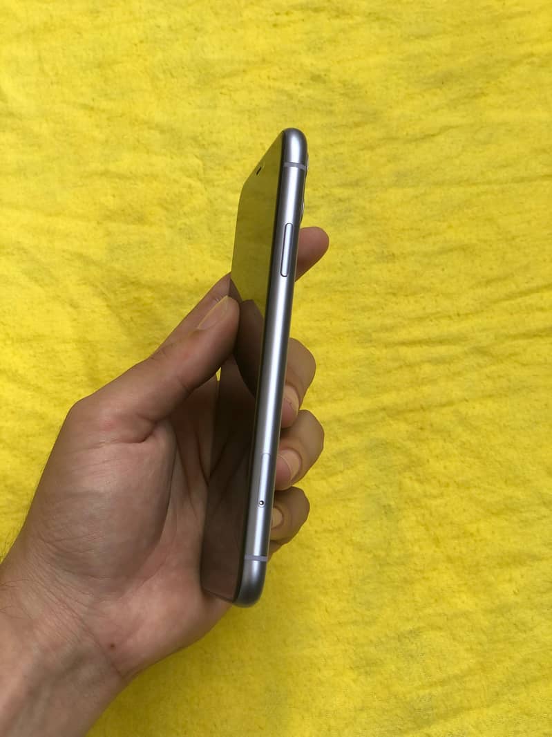 Apple iPhone 11 6