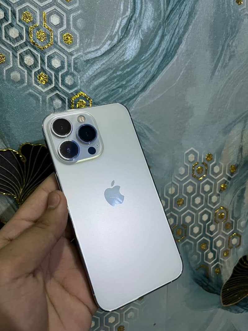 Apple iPhone 13 Pro 3