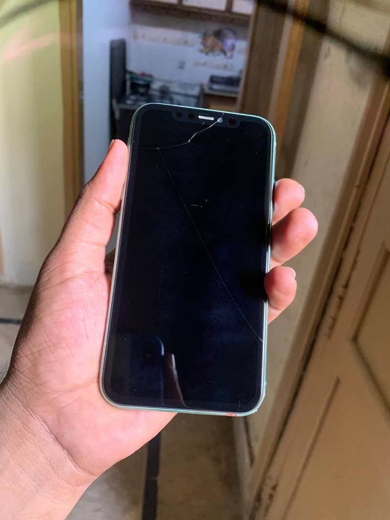 Apple iPhone 11 3