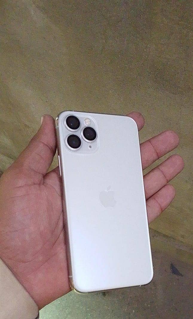 Apple iPhone 11 Pro 6