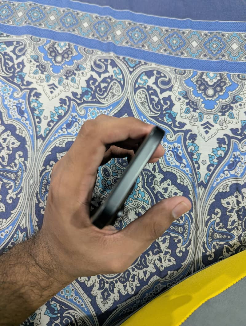 Apple iPhone 15 6