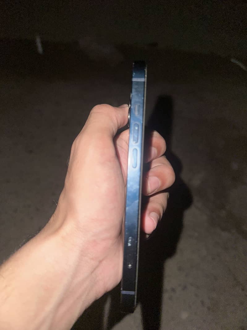 Apple iPhone 13 5