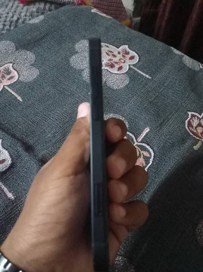 Apple iPhone 13 6