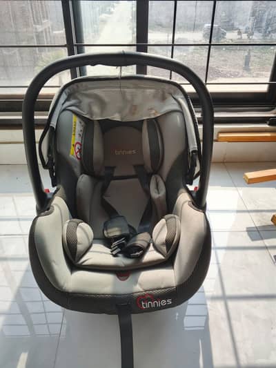 Tinnies baby cot