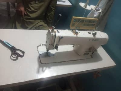Industrial Sewing Machine For Sale – Good Condition