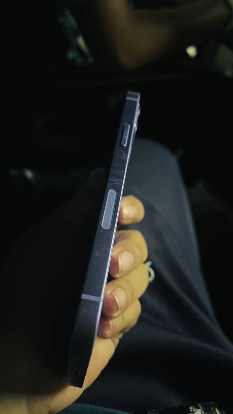 Apple iPhone 12 3