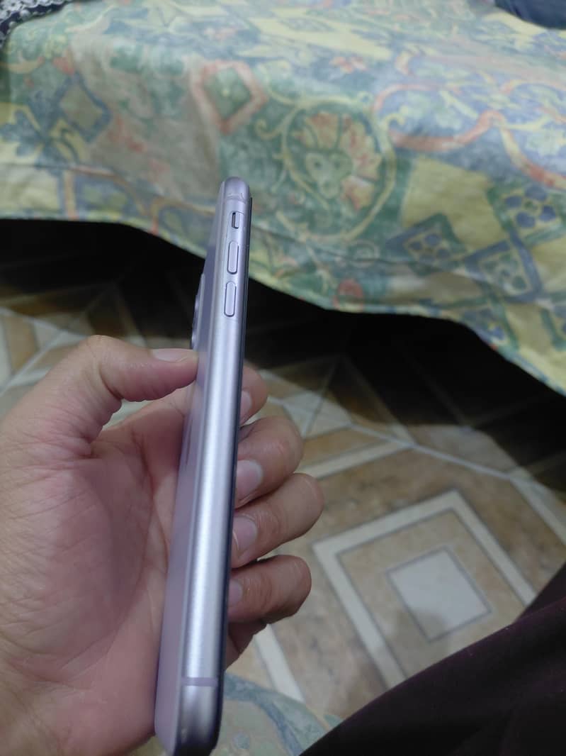 Apple iPhone 11 5