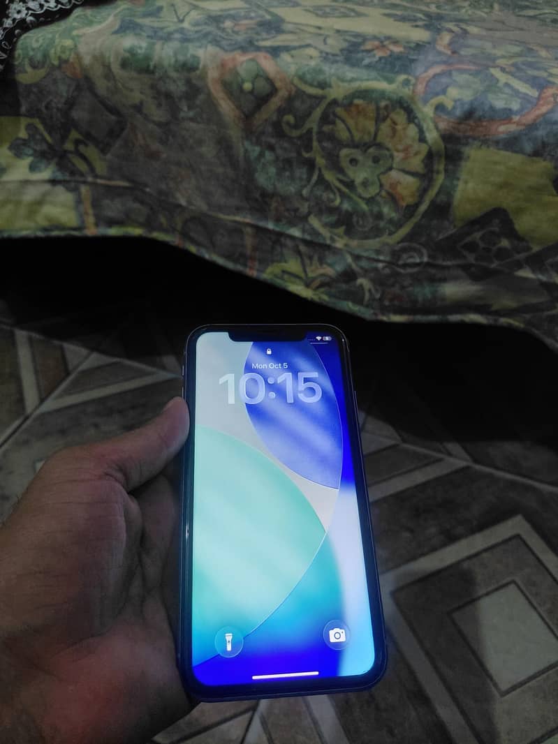 Apple iPhone 11 7