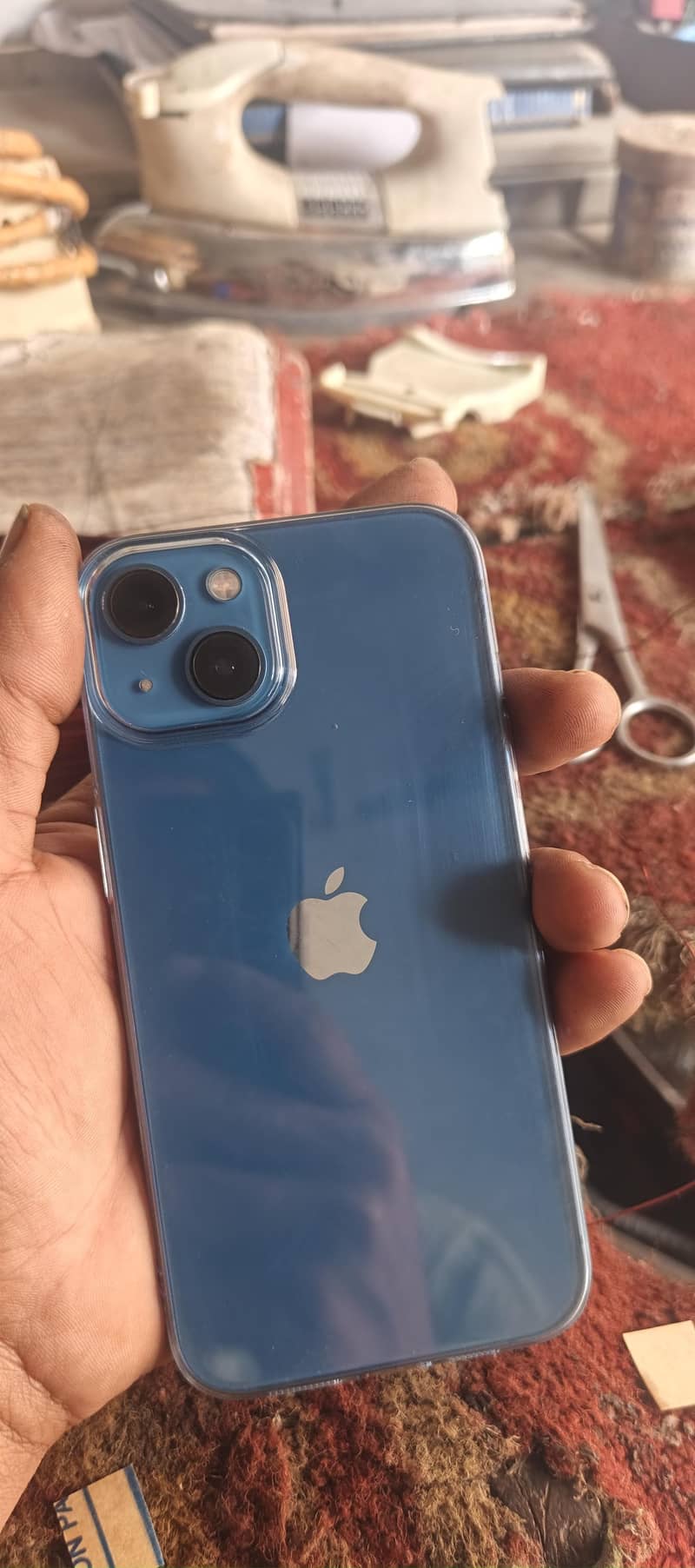 Apple iPhone 13 5