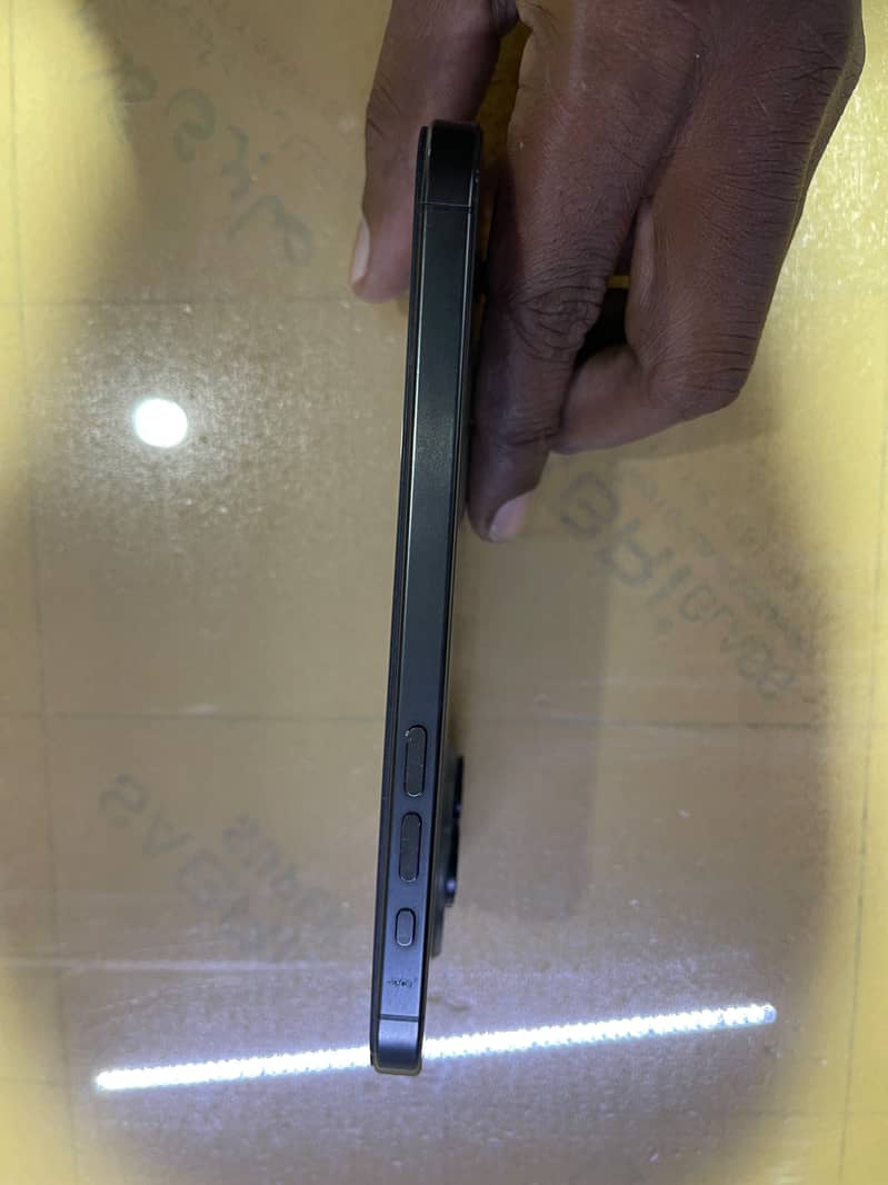 Apple iPhone 15 Pro Max 1