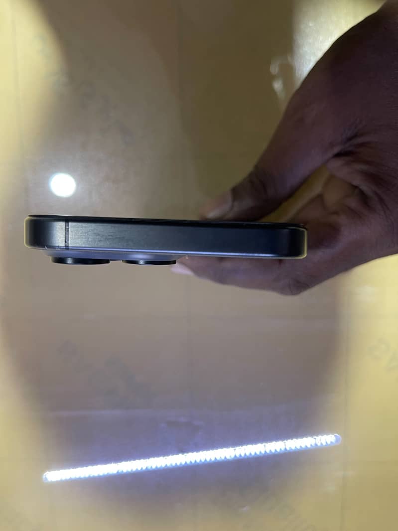 Apple iPhone 15 Pro Max 5