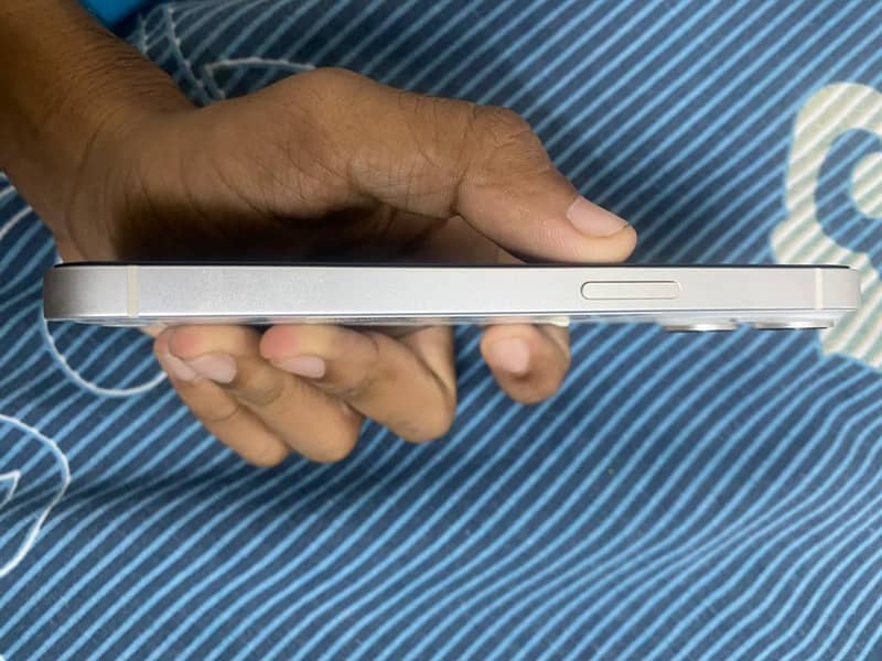 Apple iPhone 14 2