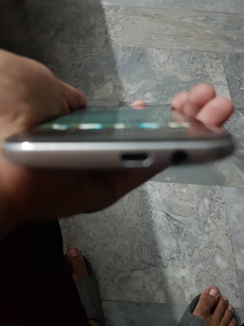 HTC One 3