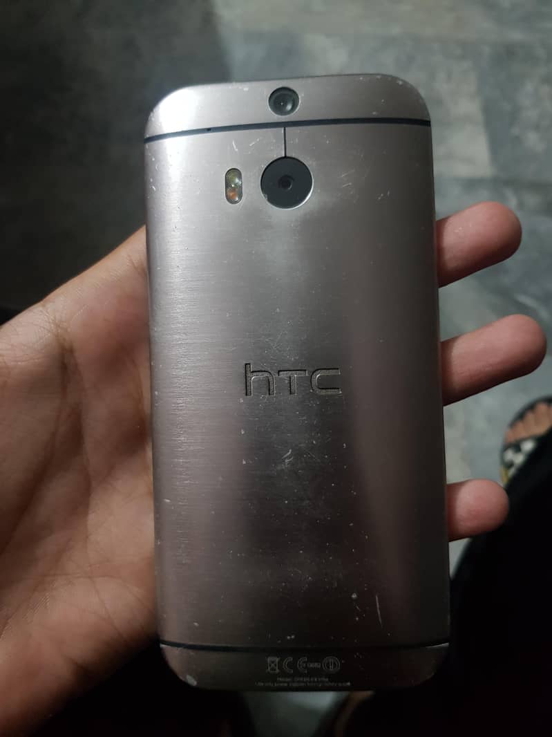 HTC One 5