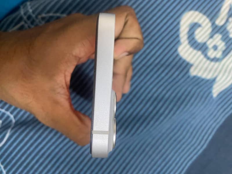 Apple iPhone 14 5