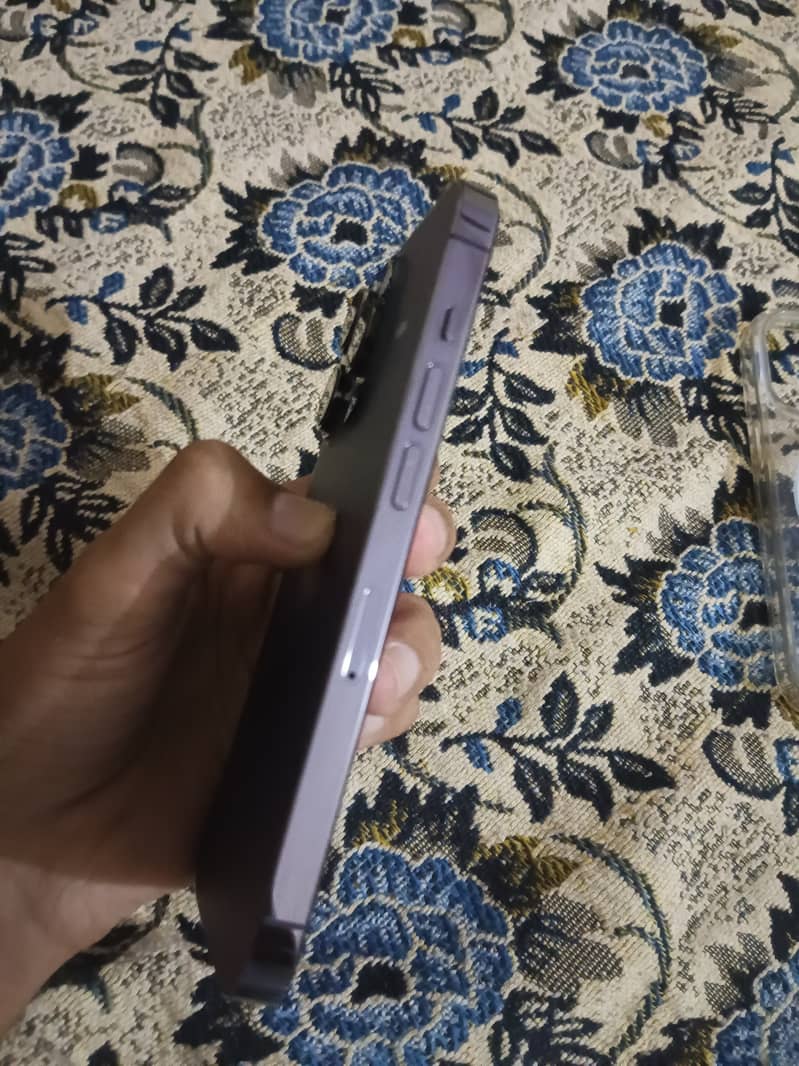 Apple iPhone 14 Pro 2