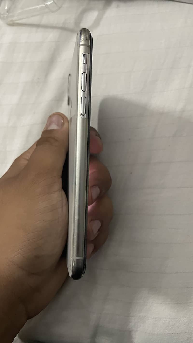 Apple iPhone X 3