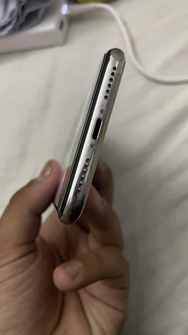 Apple iPhone X 5