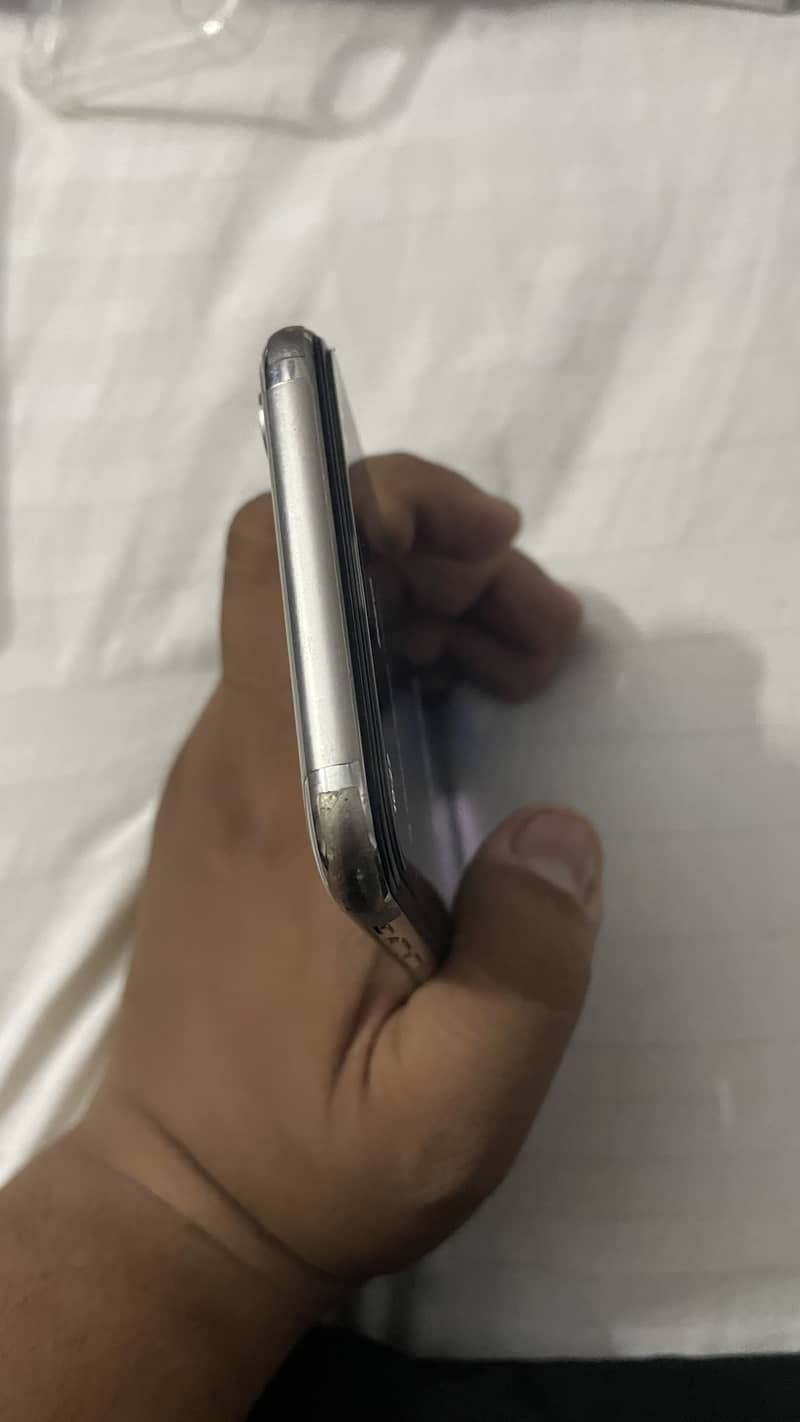 Apple iPhone X 6