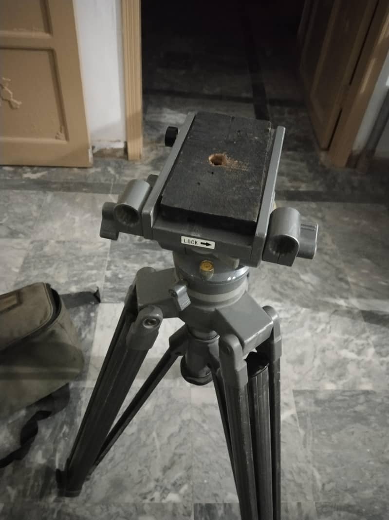 libce tripod TH 2000 3
