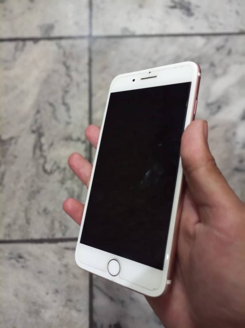 Apple iPhone 7 Plus 1