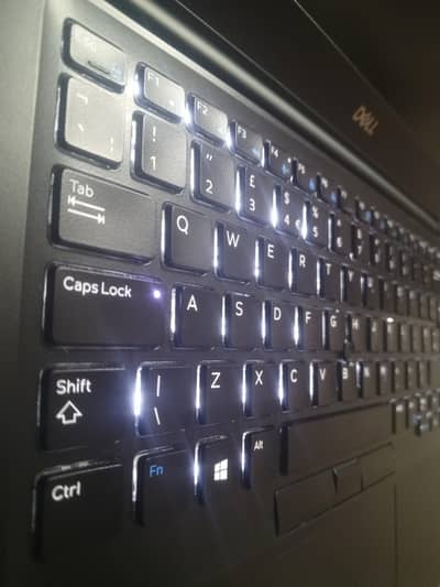 Dell Latitude 7490, Core i7 8th Gen, Touch screen