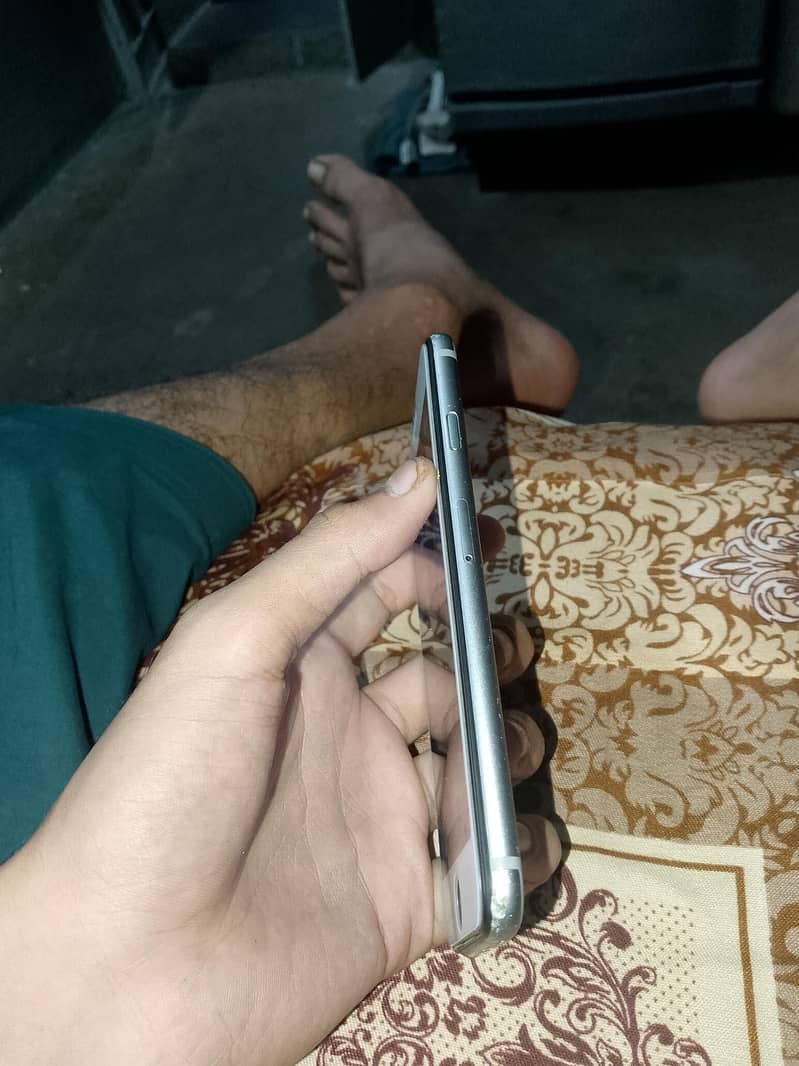 Apple iPhone 6 2