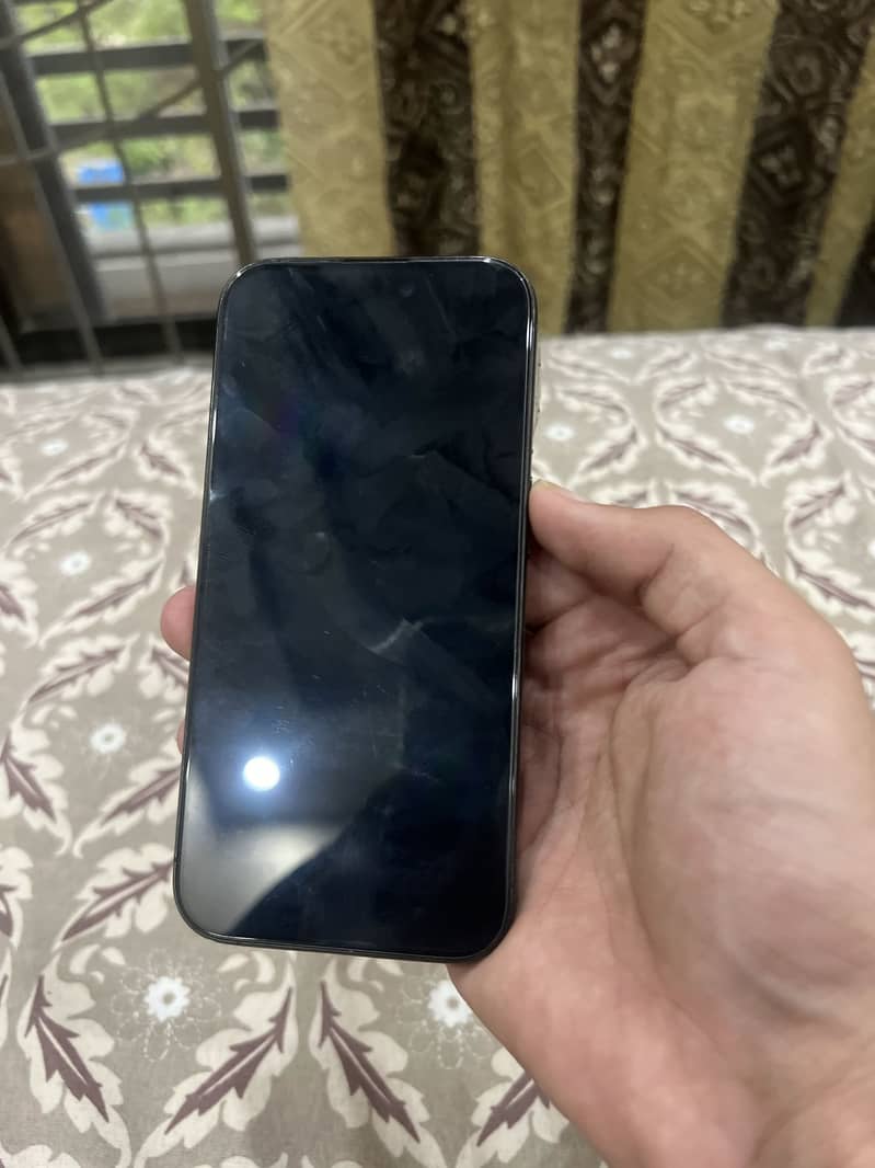 Apple iPhone 15 Pro 6