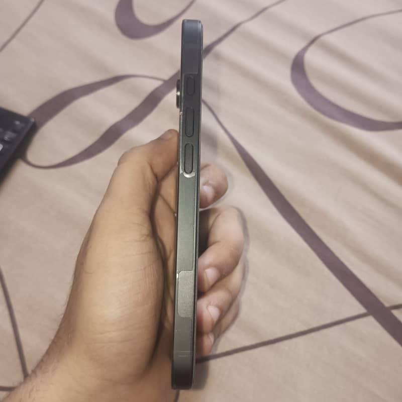 Iphone 16e 3