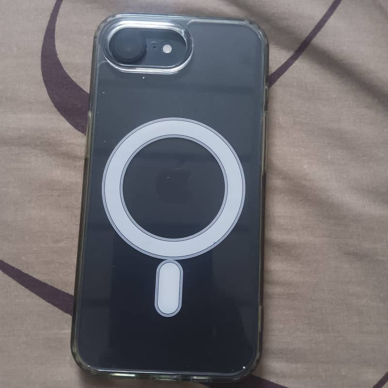 Iphone 16e 5