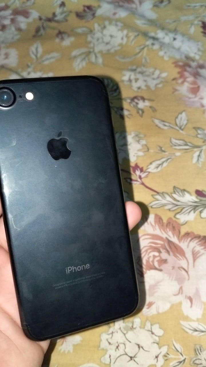 Apple iPhone 7 4