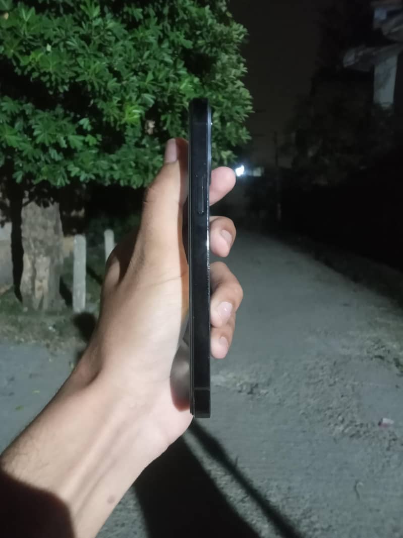 Apple iPhone 12 Pro 3