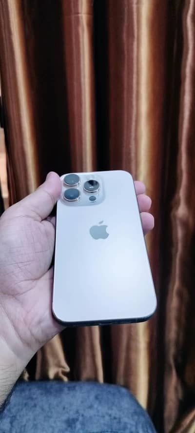 Apple iPhone 16 Pro FU