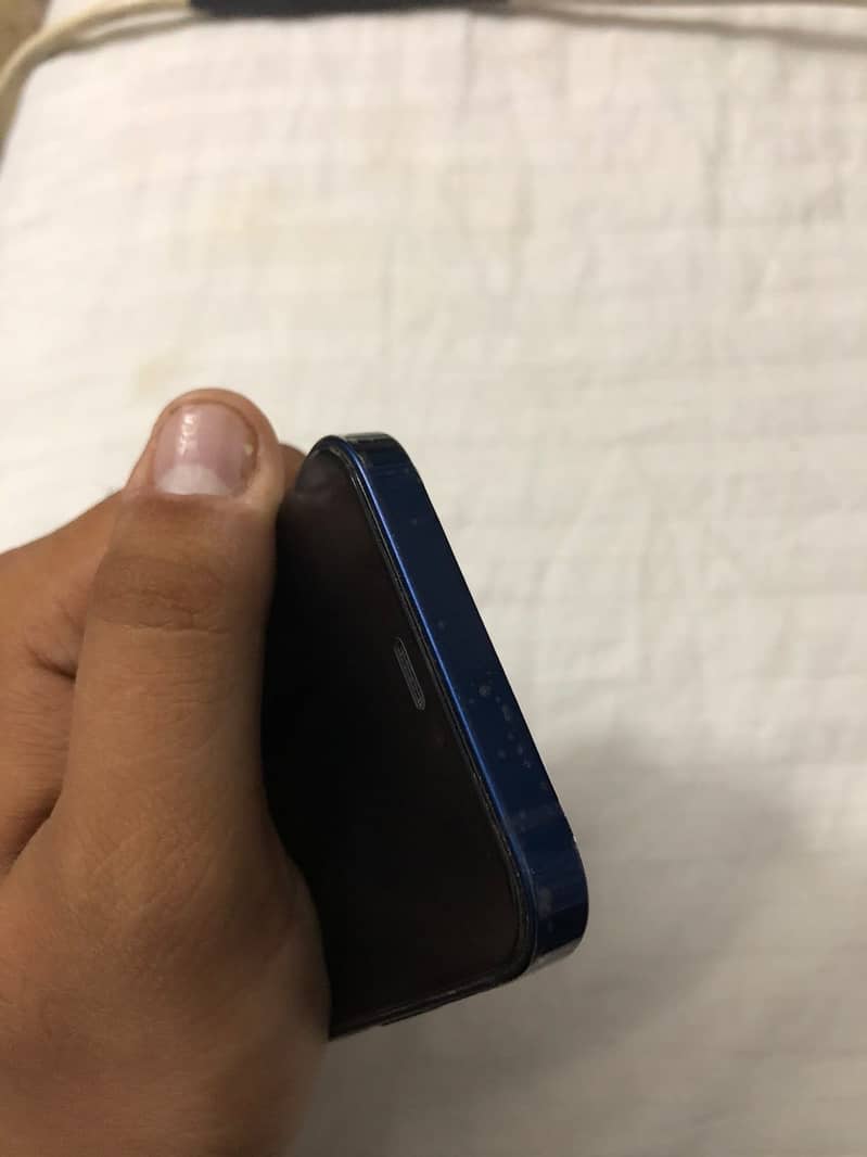 Apple iPhone 12 mini 4