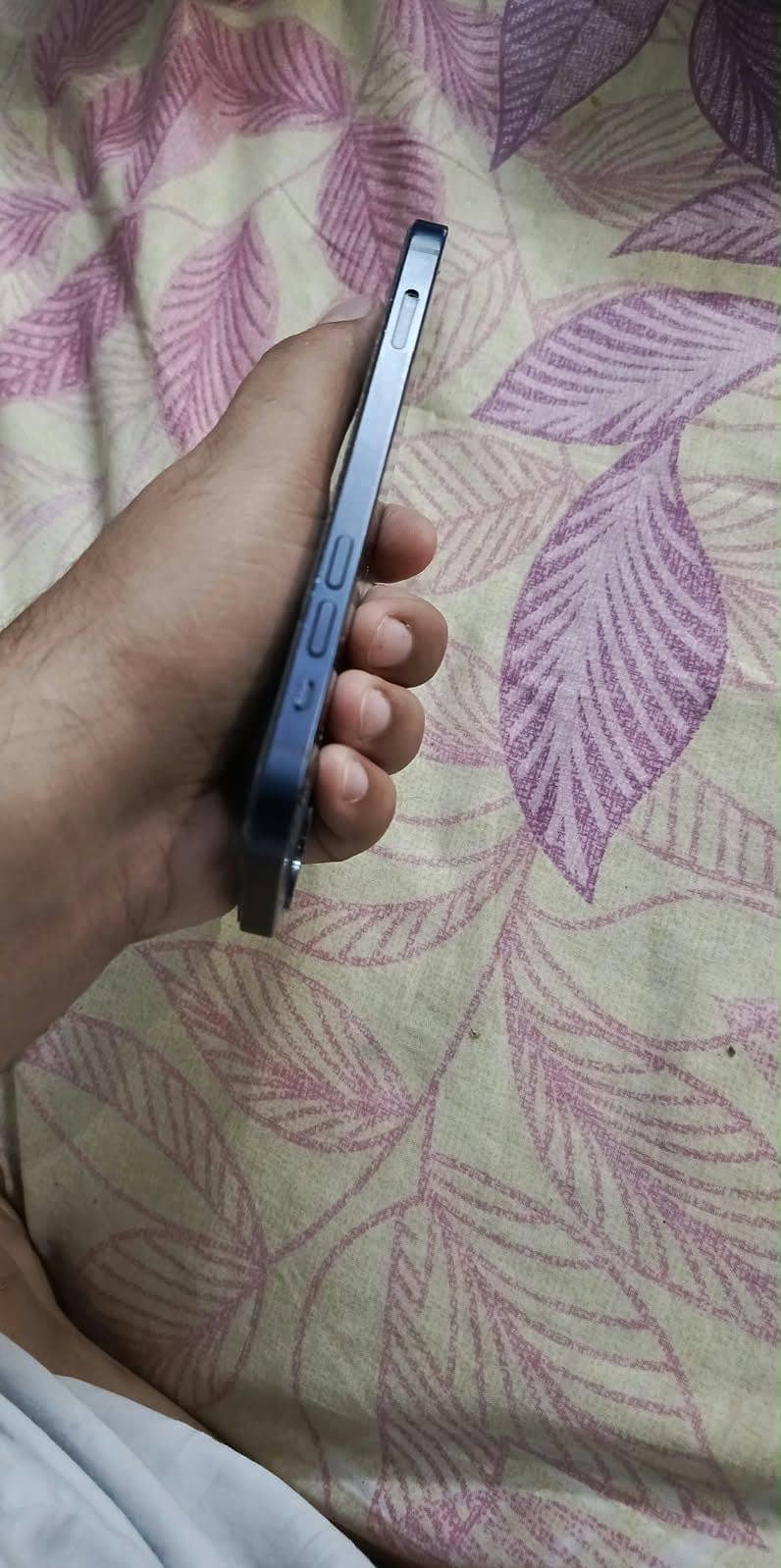 Apple iPhone 12 1