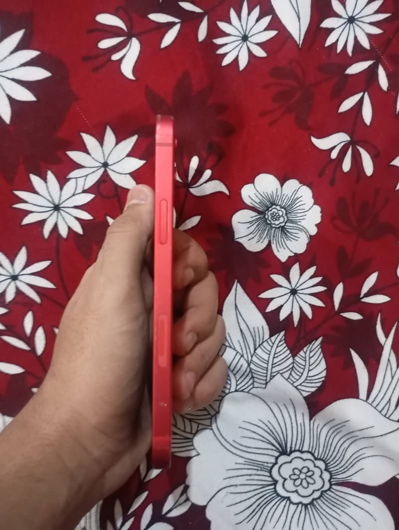 Apple iPhone 12 4