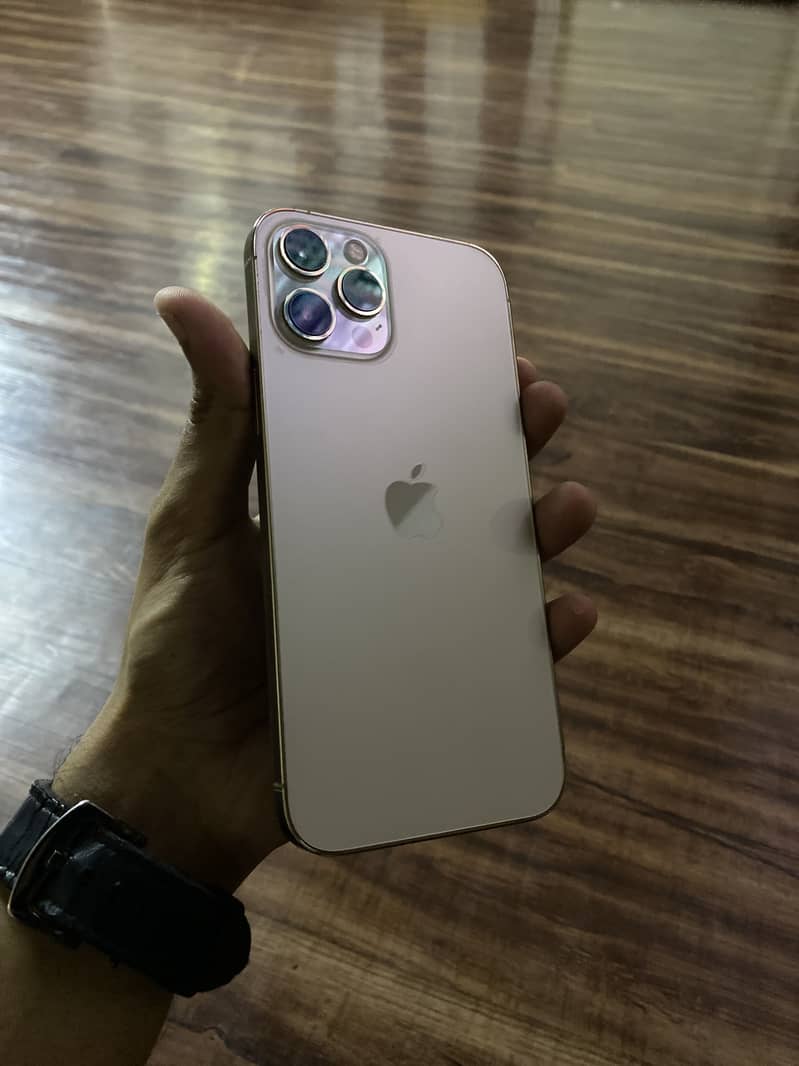 Apple iPhone 12 Pro Max 4