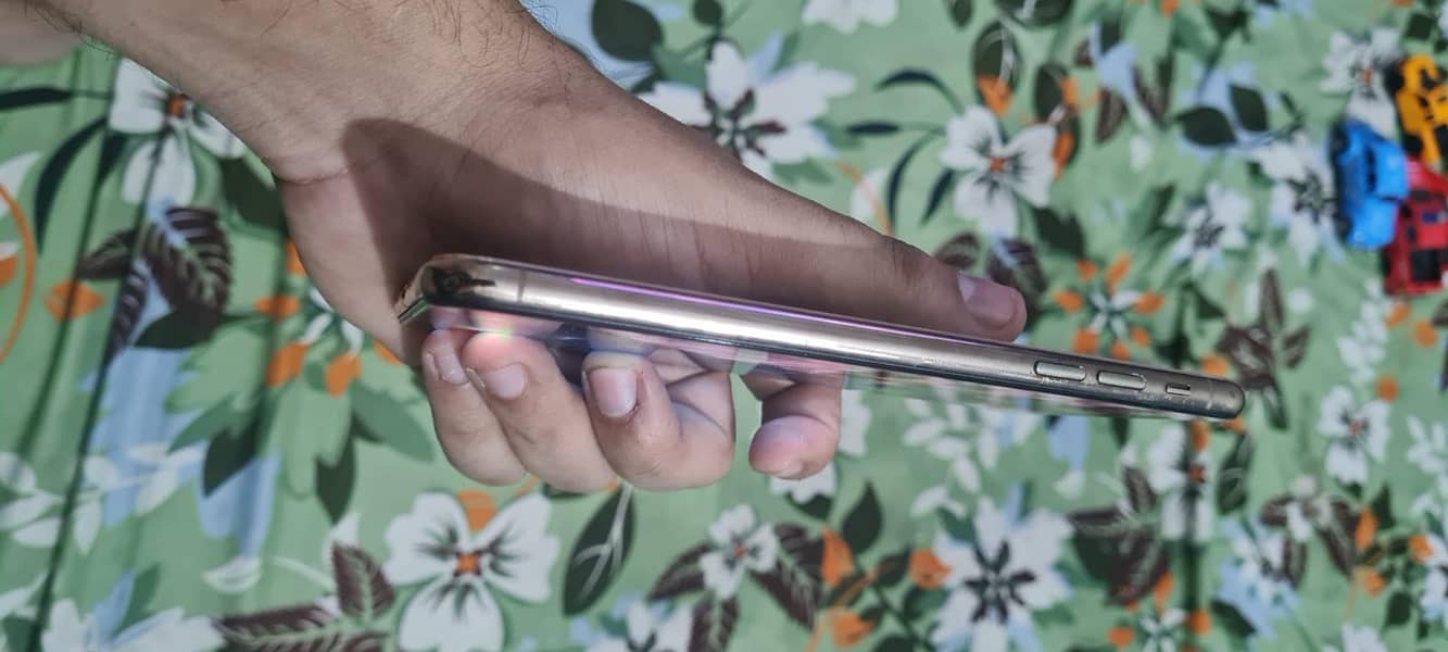 Apple iPhone XS Max no PTA 3