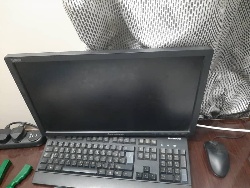 Monitor mouse and keyboard 0